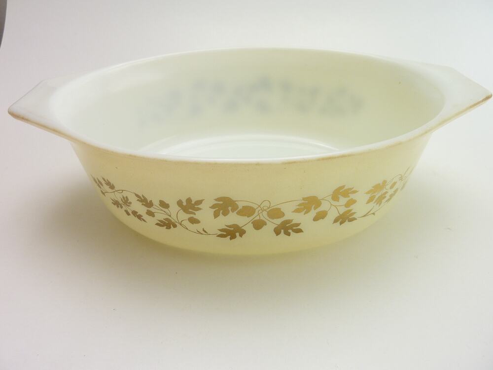 Vintage Pyrex Butterfly Gold Mixing Bowls Casserole White Mustard Floral 70s